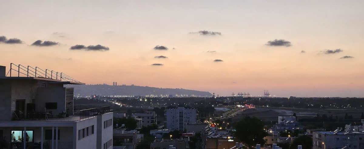 Stunning And Spacious In Kiryat Ata Qiryat Ata ภายนอก รูปภาพ